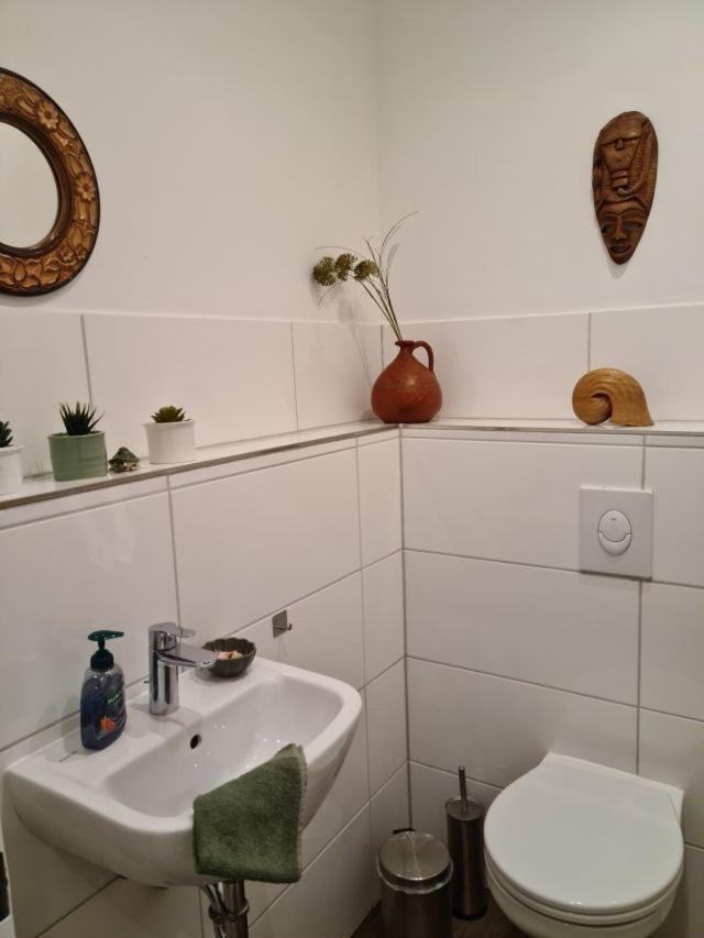 Pilgrims "Rosalie" Grosse Fewo Mit 3 Schlafzimmern, 1Bad, 2 Wc, Balkon, Fast Internet Брілон Екстер'єр фото