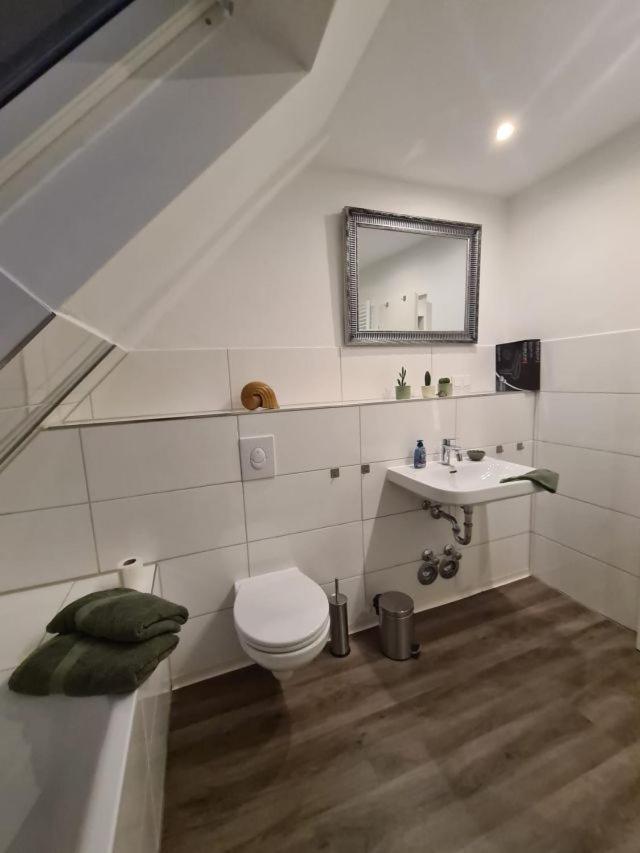 Pilgrims "Rosalie" Grosse Fewo Mit 3 Schlafzimmern, 1Bad, 2 Wc, Balkon, Fast Internet Брілон Екстер'єр фото